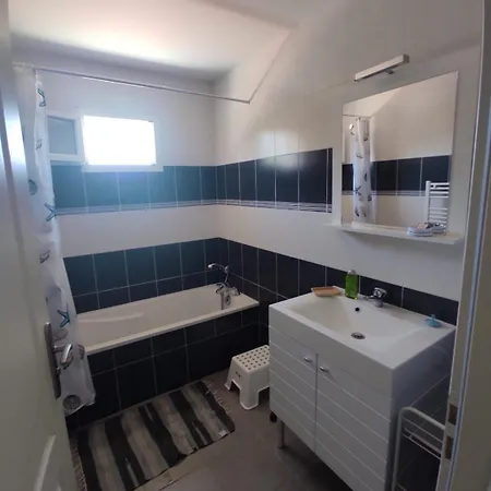 3*** 800m Sud - 8/10 Pers 度假居 米尼赞海滩